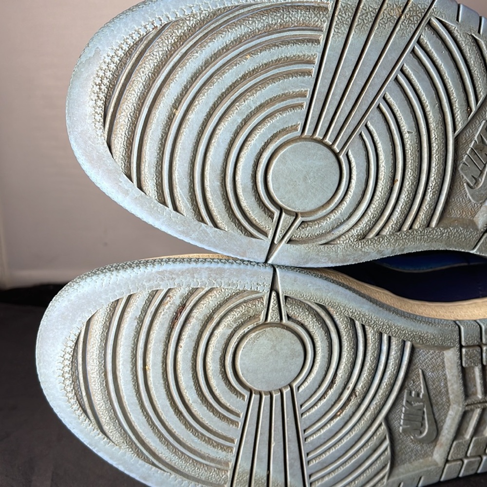 Jordan Athletic Shoes in Blue and White - Picture 12 of 14